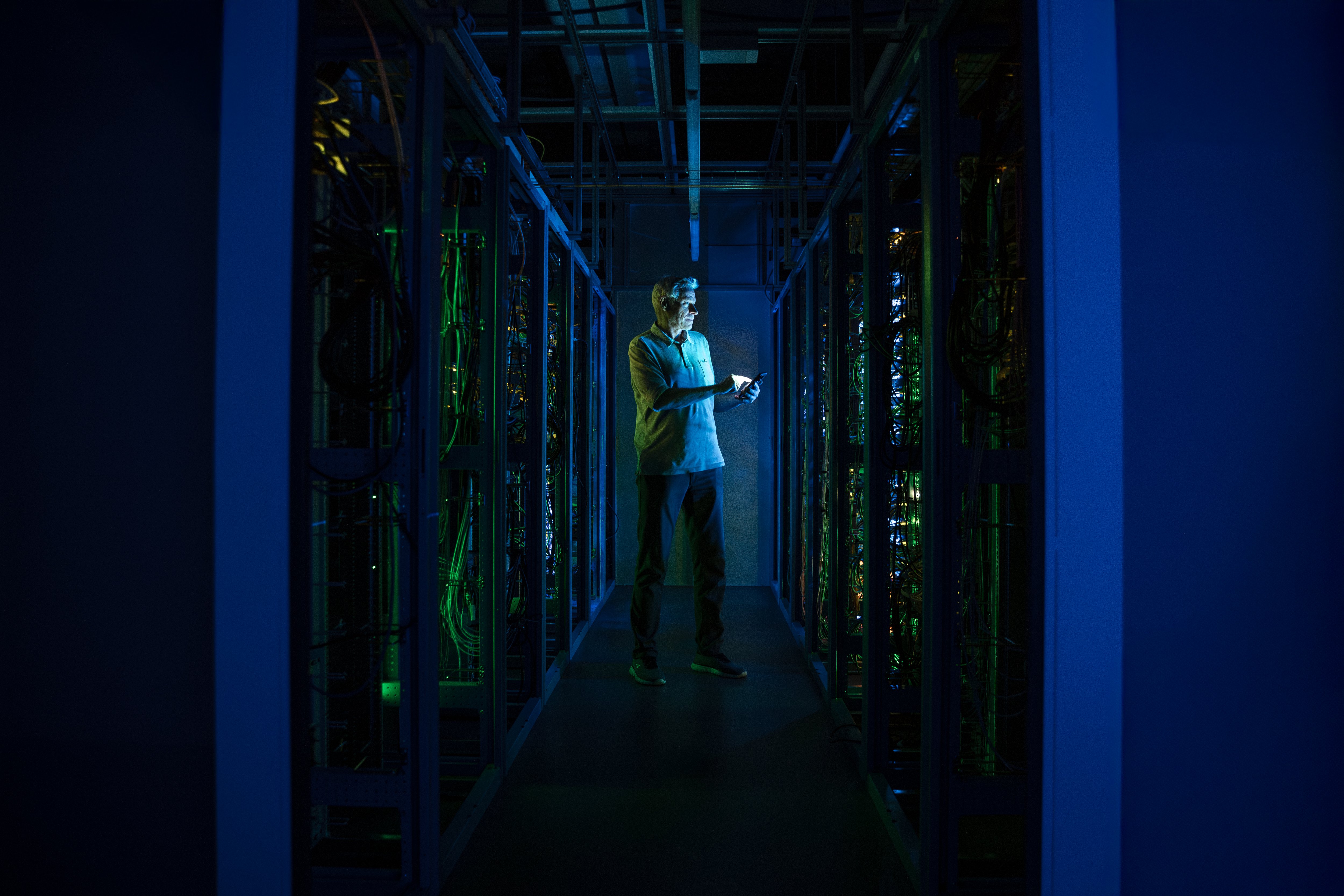 CH_ISS_2025_DataCenter_SiteManager