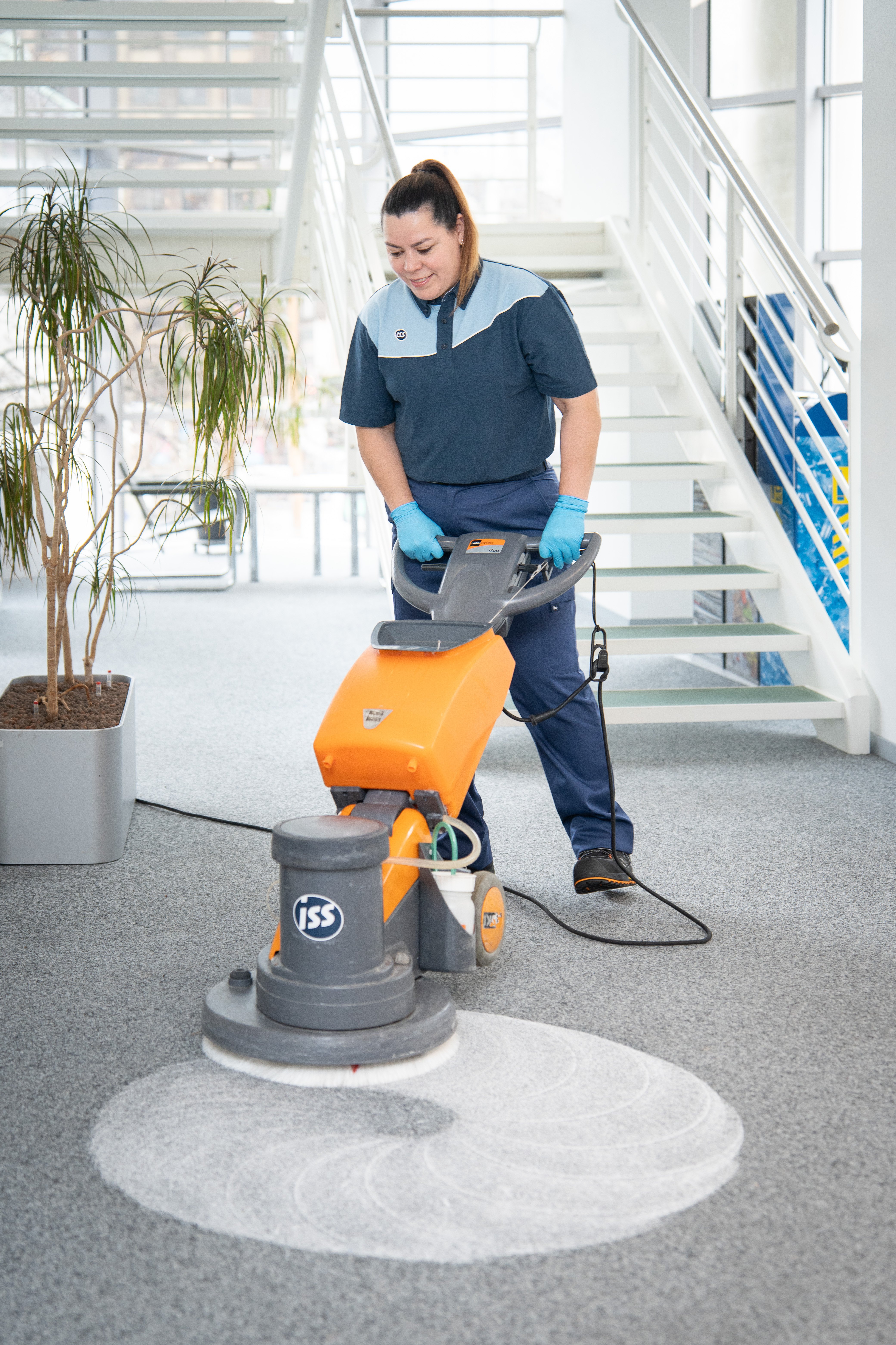 ISS_Uni-Mail_2025-Susi Rojo - Spezialreinigung-37