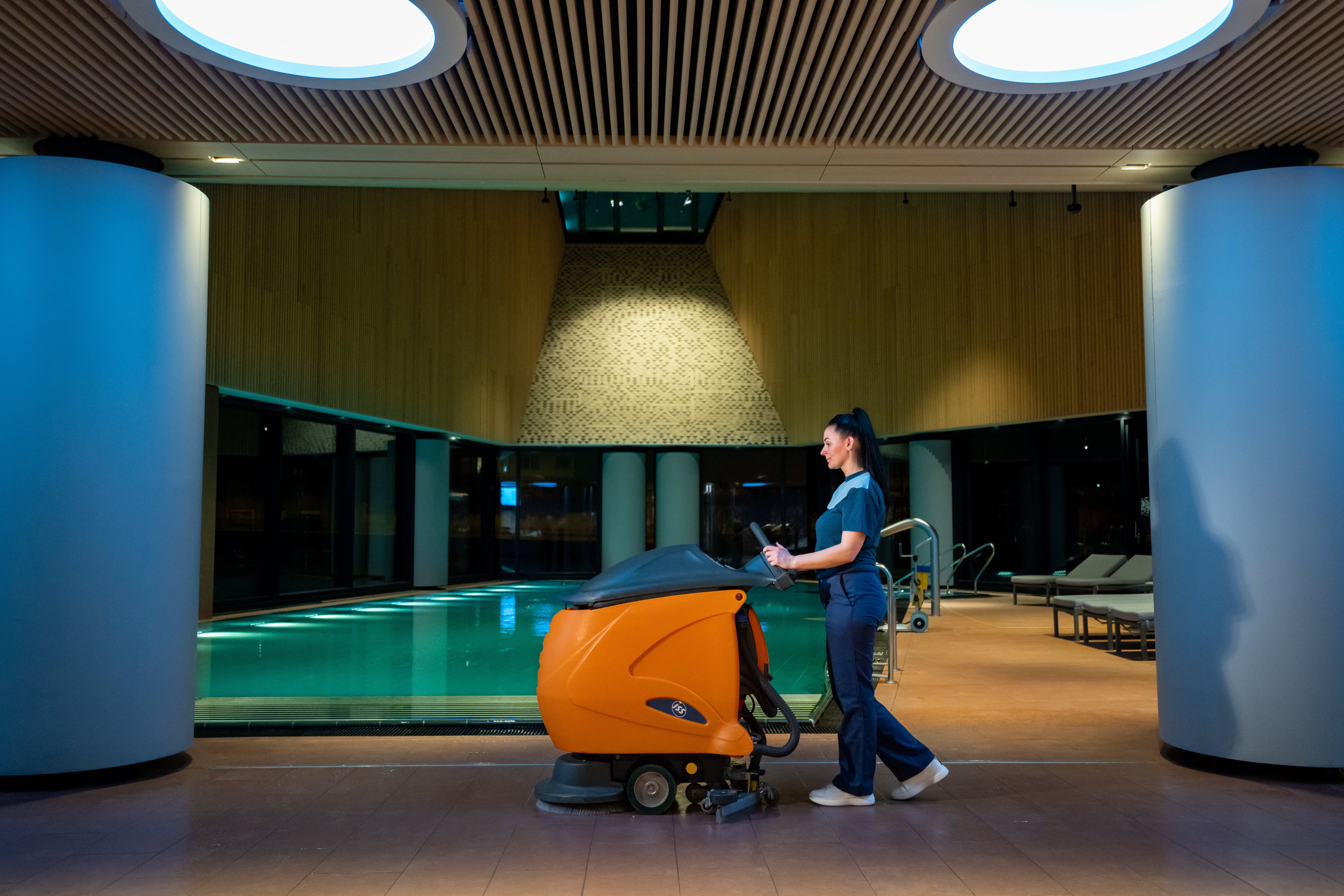 CH_2025_ISS_Services_Cleaning_Maschine