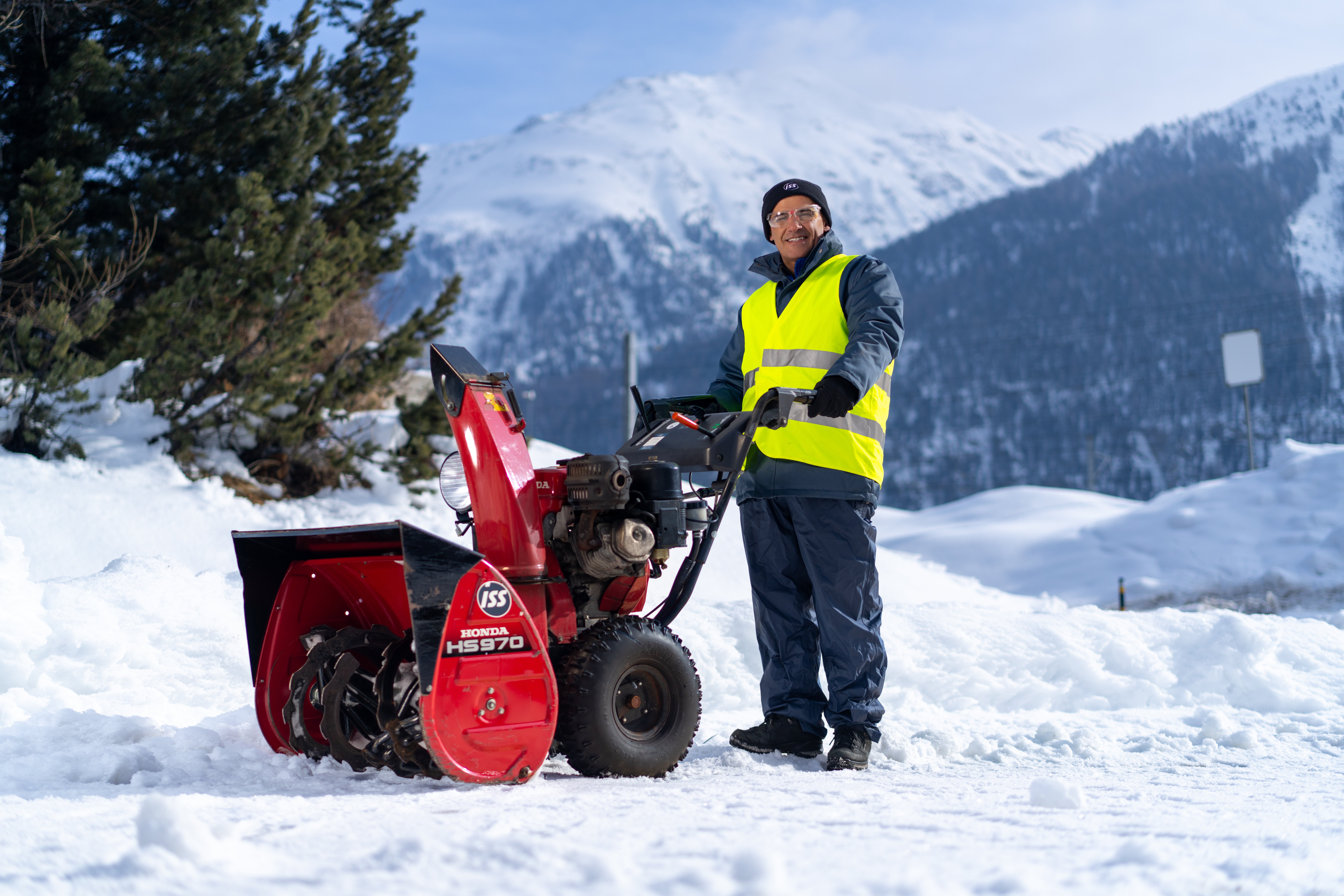 CH_ISS_2025_Hauswart_Schnee