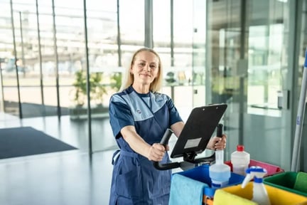 Web_Desktop-2024_ISS_AT_Various Services_02